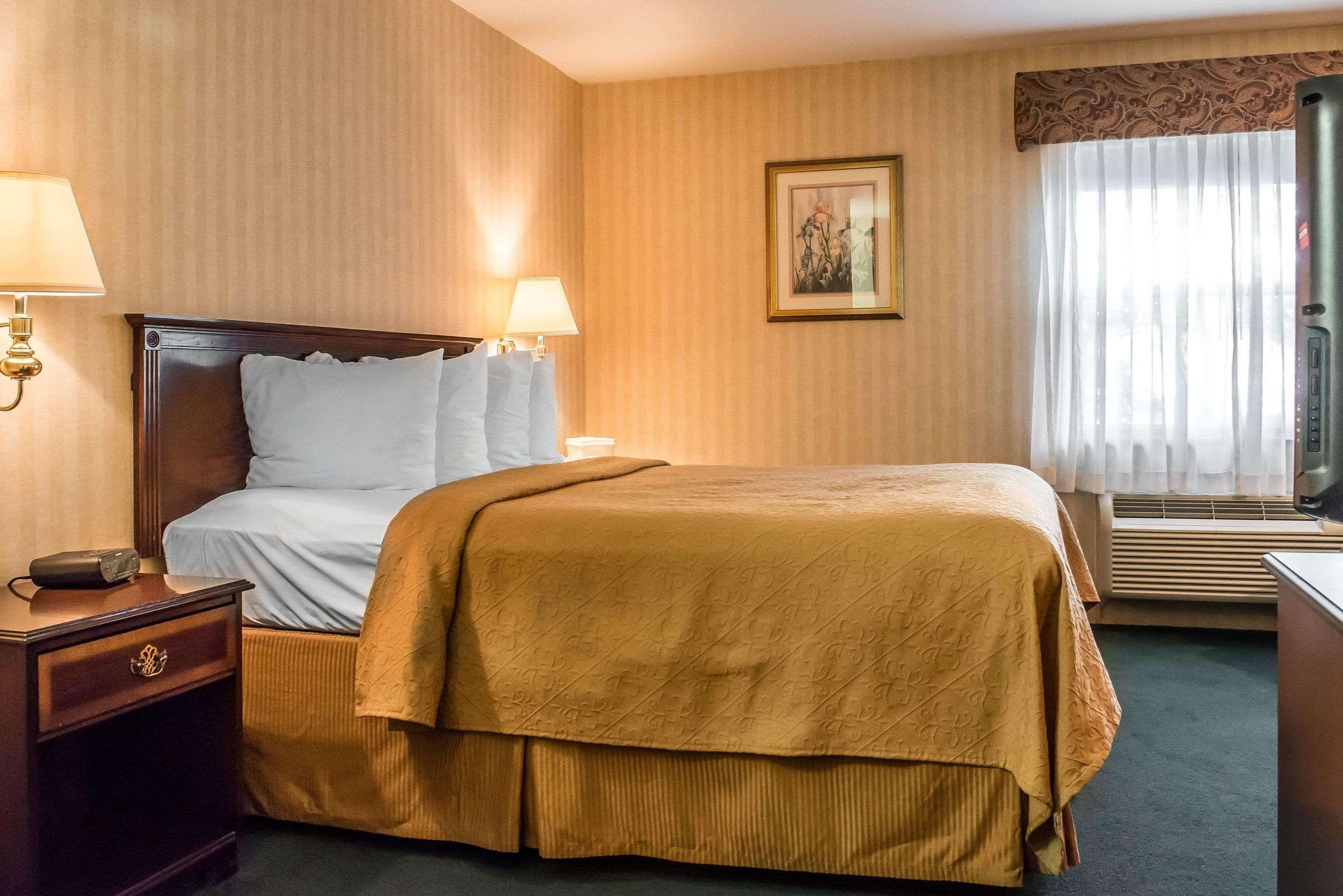 Quality Inn Pittsburgh Airport Oakdale Exterior foto