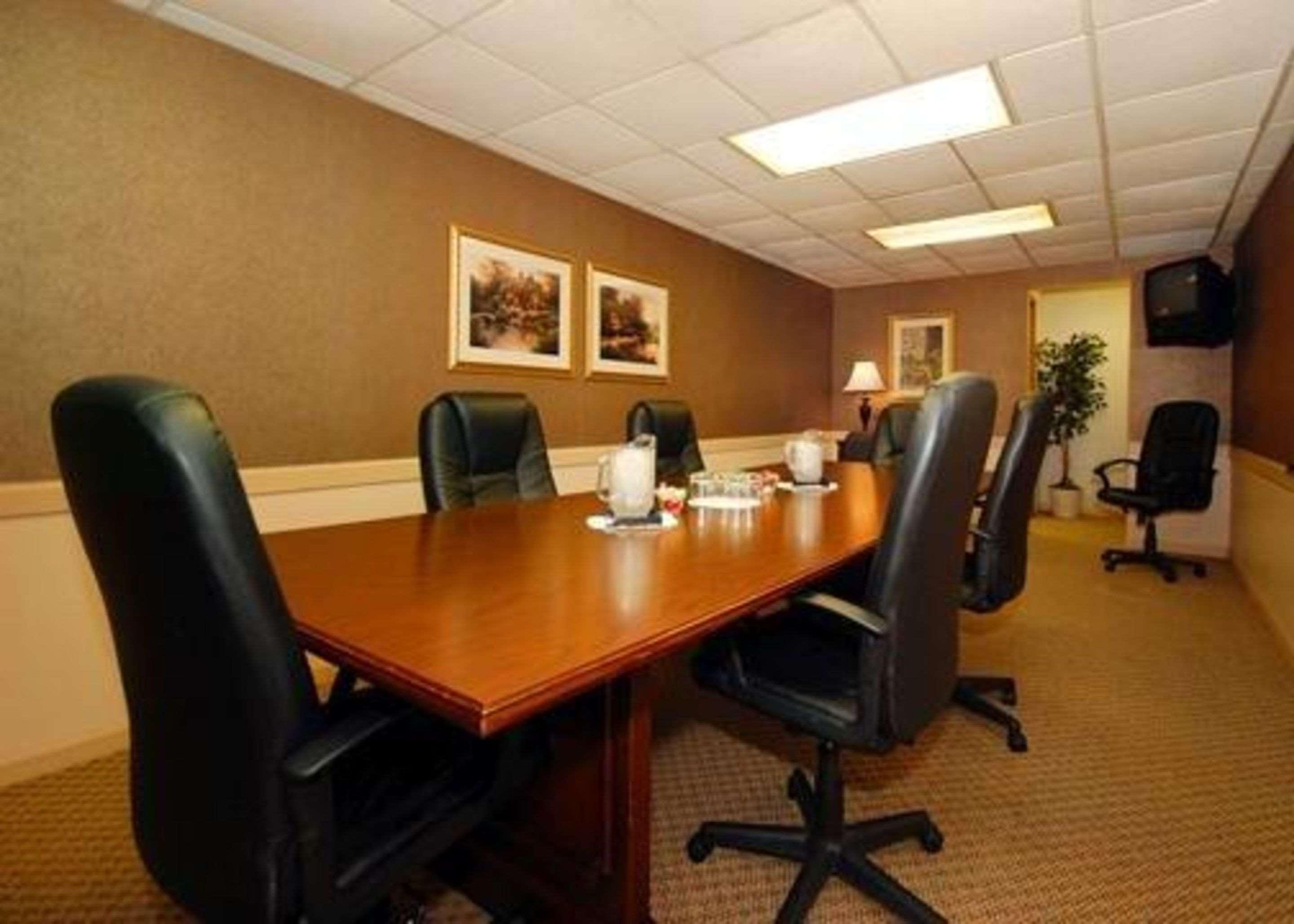 Quality Inn Pittsburgh Airport Oakdale Exterior foto