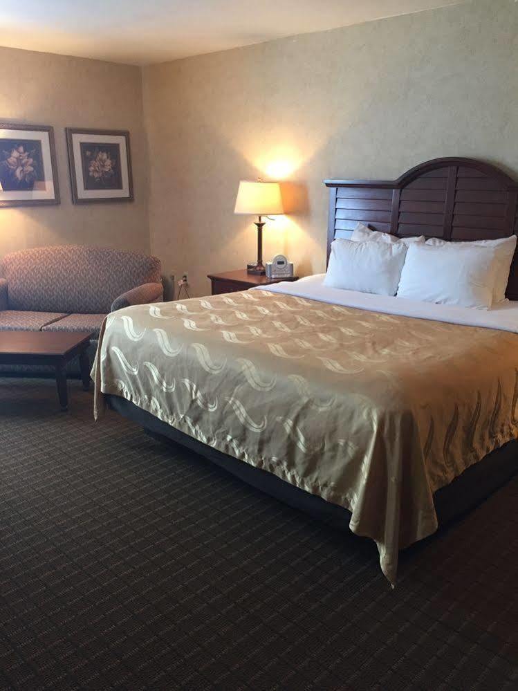 Quality Inn Pittsburgh Airport Oakdale Exterior foto